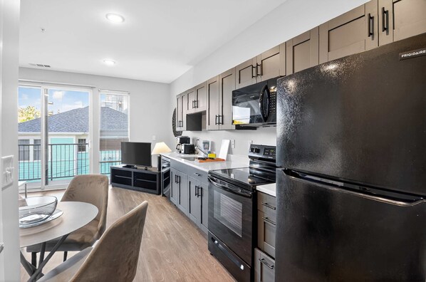 Fridge, microwave, oven, stovetop