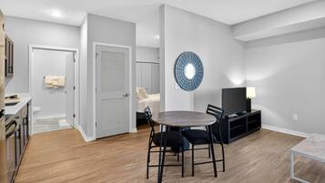 Desk, iron/ironing board, WiFi, bed sheets