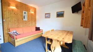 Unclassified image, 3 of 3, button - Apartment in Plagne Villages by Ski Slopes (La Plagne-Tarentaise)