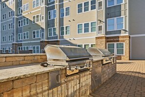 Property grounds - Cozy-Cool Escape | Walk to Park & Near Dining (Central)