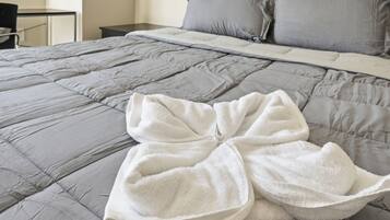 4 Schlafzimmer, Schreibtisch, Bügeleisen/Bügelbrett, WLAN