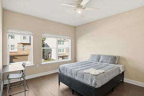 4 habitaciones, escritorio, tabla de planchar con plancha y wifi 