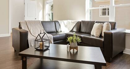 Vibrant Retreat | 8 min to Museum & Eats