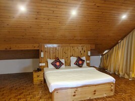 Escritorio y espacio para trabajar con laptop 