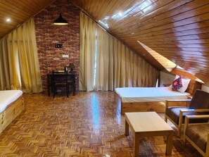 Family Quadruple Room | Desk, laptop workspace, iron/ironing board, free WiFi - Pravara Cottages (Manali)