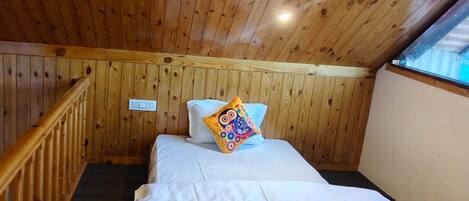 Luxury Duplex, Balcony, Mountain View