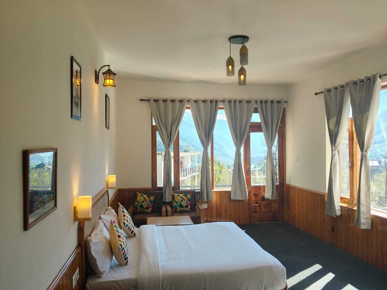 Luxury Room, Mountain View | Desk, laptop workspace, iron/ironing board, free WiFi