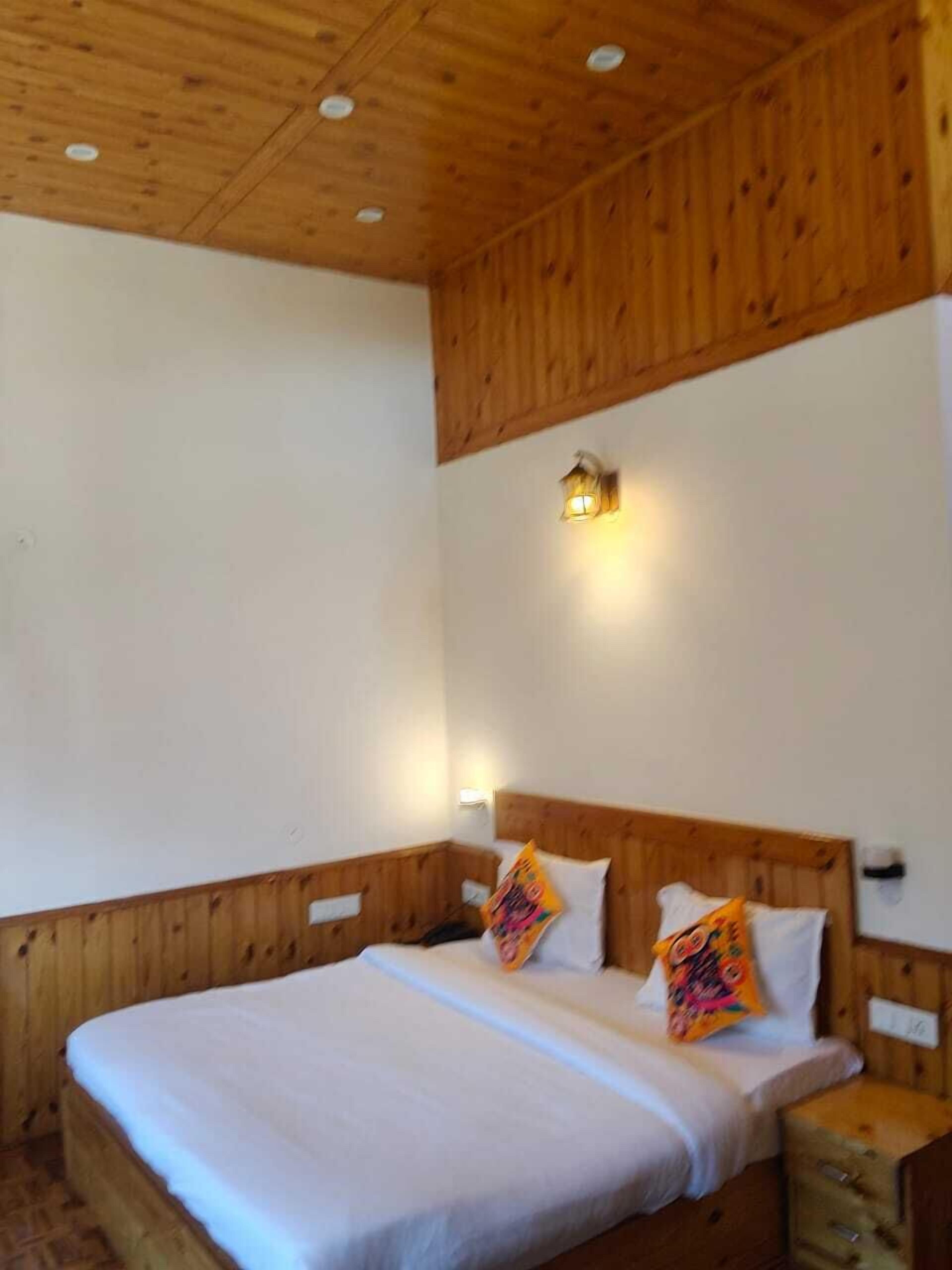 Dúplex de lujo, balcón, vista a la montaña | Escritorio y espacio para trabajar con laptop 