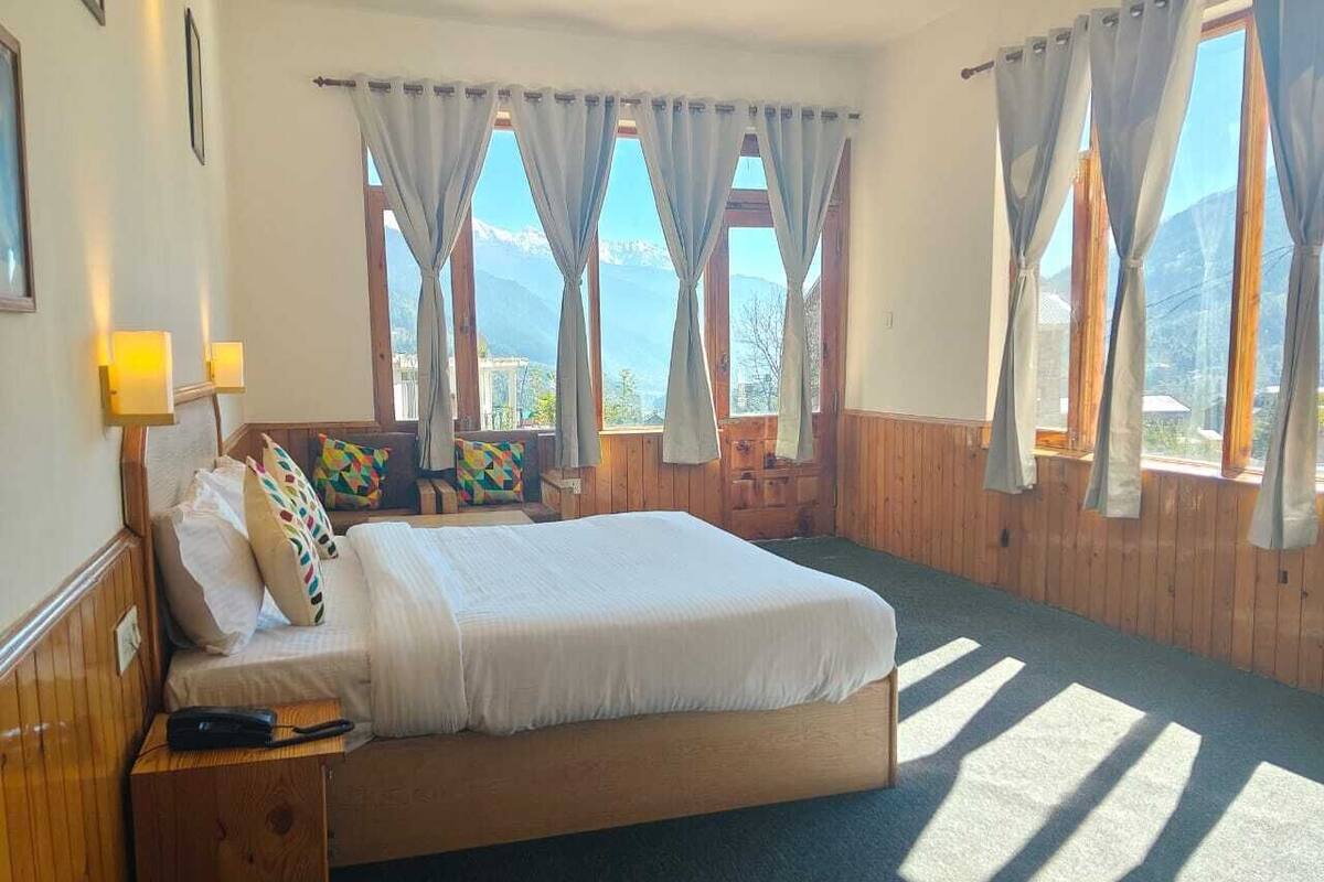 奢华客房, 山景 | 办公桌、笔记本电脑工作区、熨斗/熨板、免费 WiFi