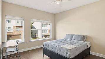 4 bedrooms, desk, iron/ironing board, WiFi