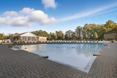 Gather & Unwind | Near Dining & Shops + Near CU!