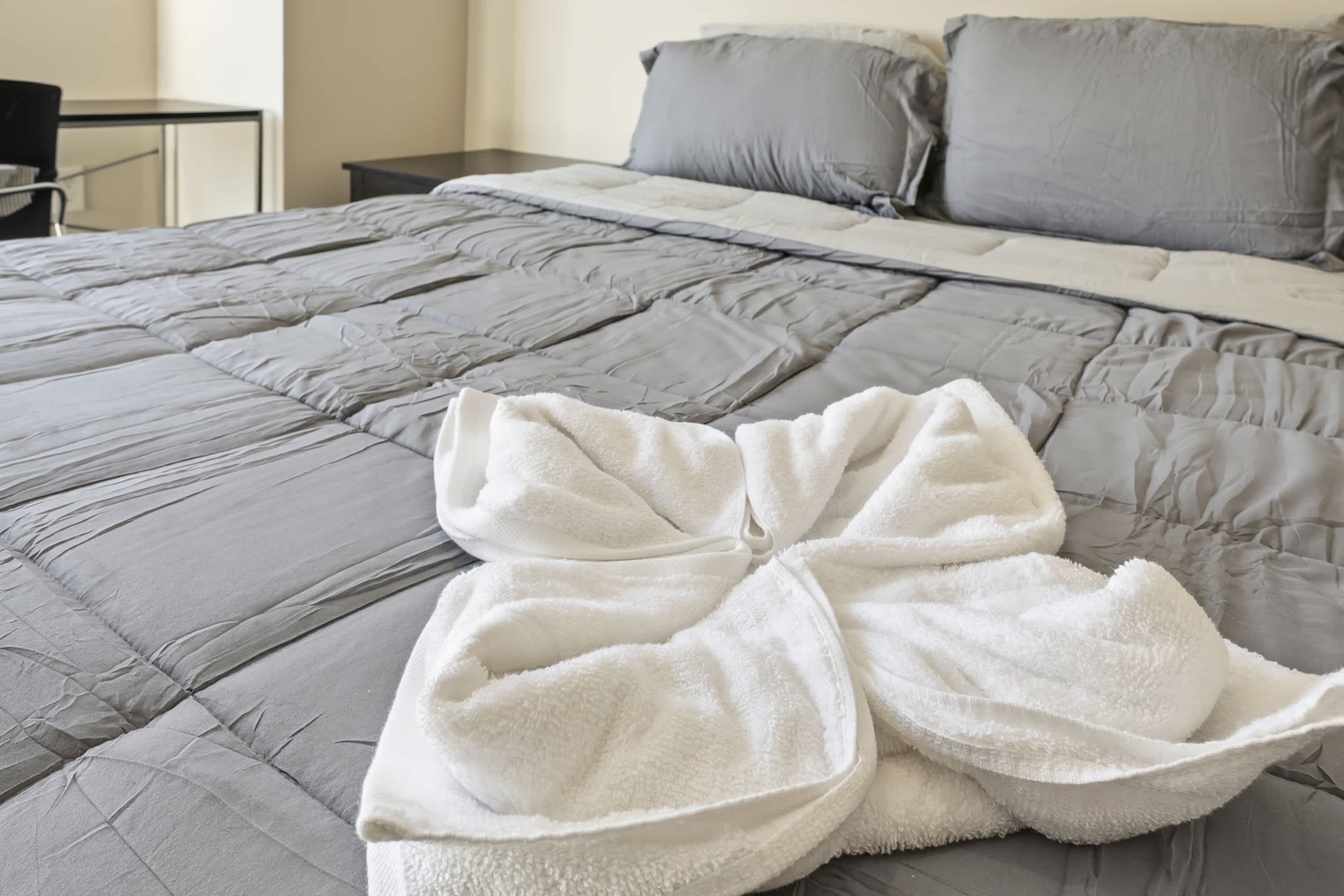 4 Schlafzimmer, Schreibtisch, Bügeleisen/Bügelbrett, WLAN