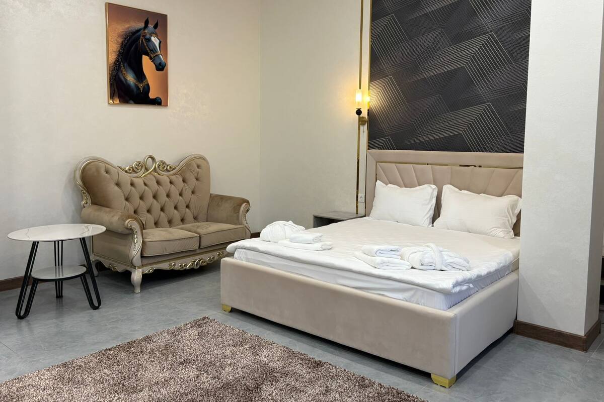 Luxury Suite, City View