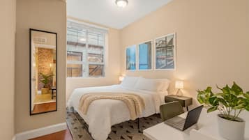 2 chambres, fer et planche à repasser, Wi-Fi, draps fournis