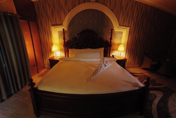 Deluxe Double Room, Balcony, Garden View | Free WiFi