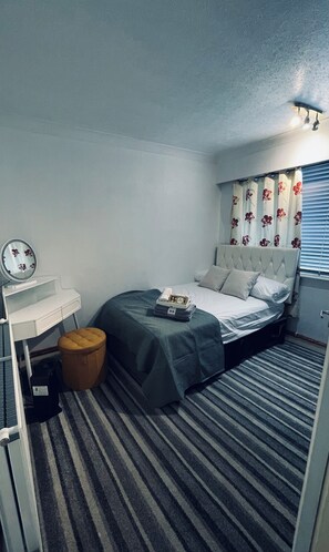 1 soverom, strykejern/-brett, wi-fi og sengetøy