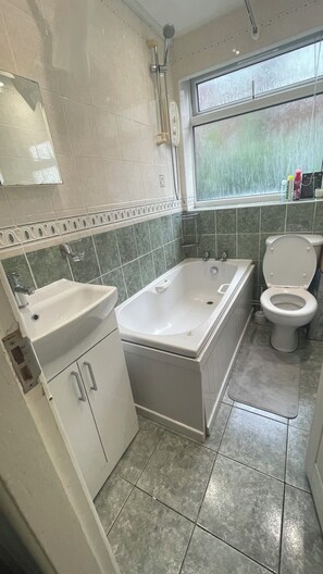 Håndklær, såpe og toalettpapir