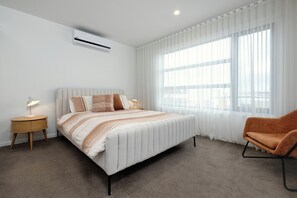 3 Schlafzimmer, Schreibtisch, Bügeleisen/Bügelbrett, kostenloses WLAN