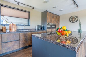 Private kitchen - Modern, Luxurious and Sustainable Nature Villa (De Waal)