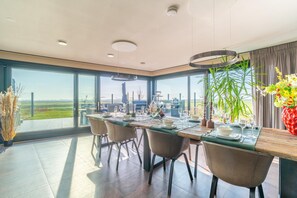 Villa | Dining - Modern, Luxurious and Sustainable Nature Villa (De Waal)