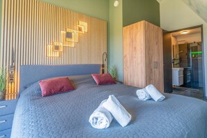 Villa | 5 bedrooms, individually furnished, iron/ironing board, bed sheets