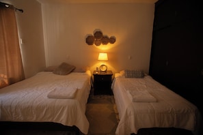 4 habitaciones, tabla de planchar con plancha y wifi gratis 