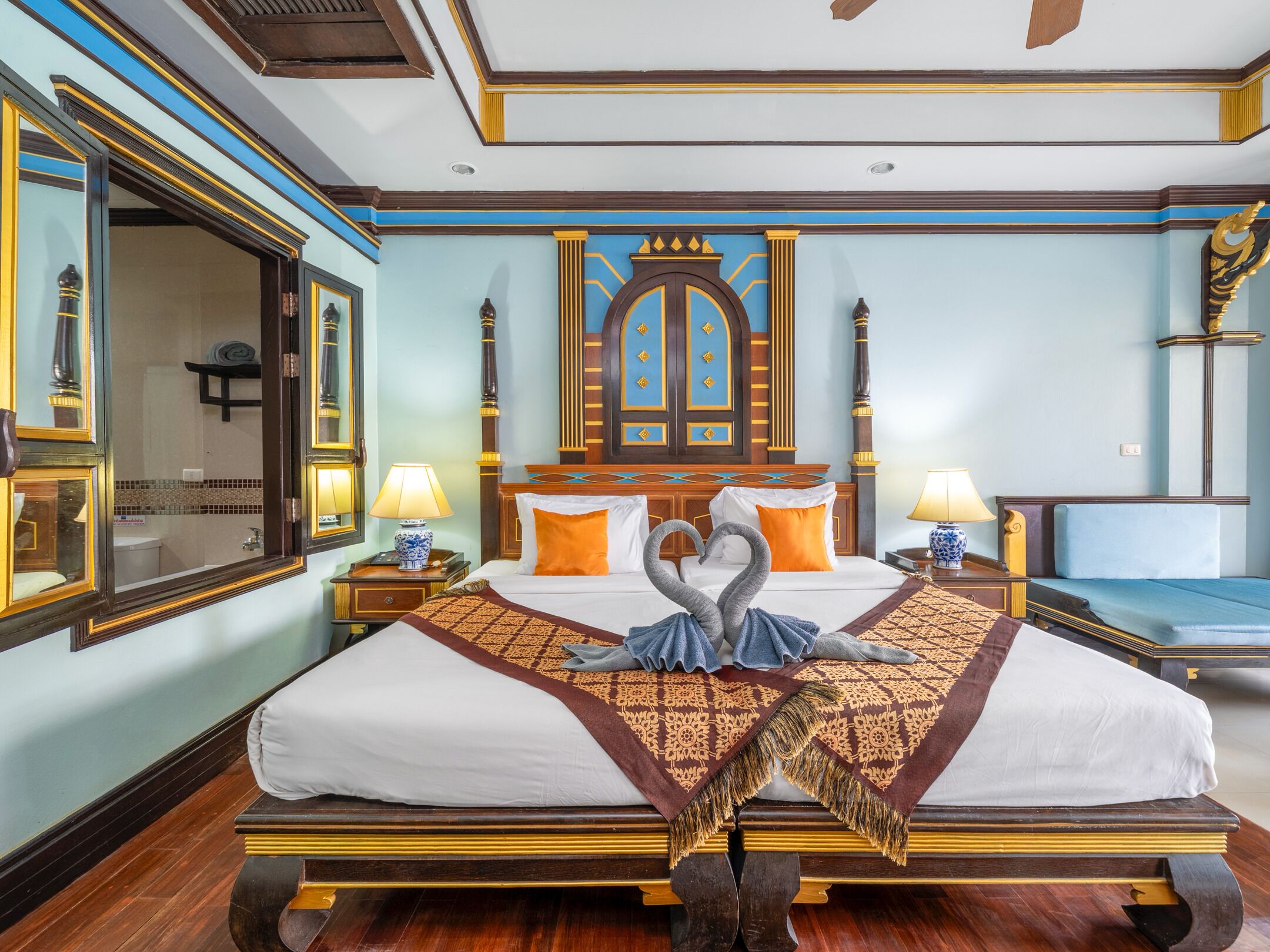 Suite Twin Bed with Pool View | Desk, free WiFi