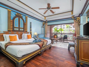 Suite Twin Bed with Pool View | Skrivebord og wi-fi (inkludert)