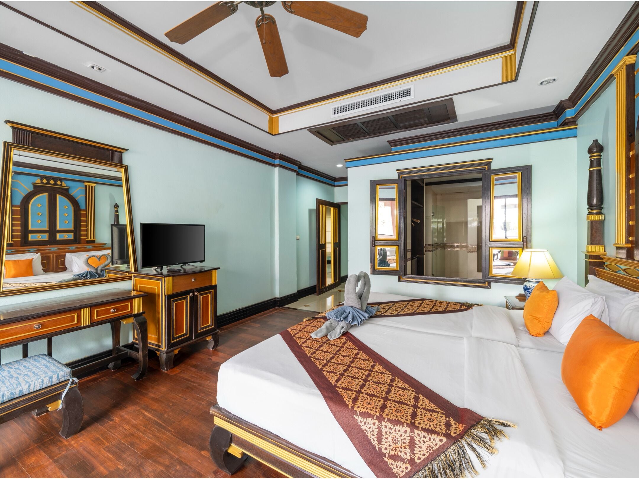 Deluxe Double Bed with Pool Access | Desk, free WiFi