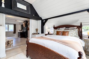 Iron/ironing board, WiFi, bed sheets - River house-english cottage
on 3 acres surrounded by nature (Niles)