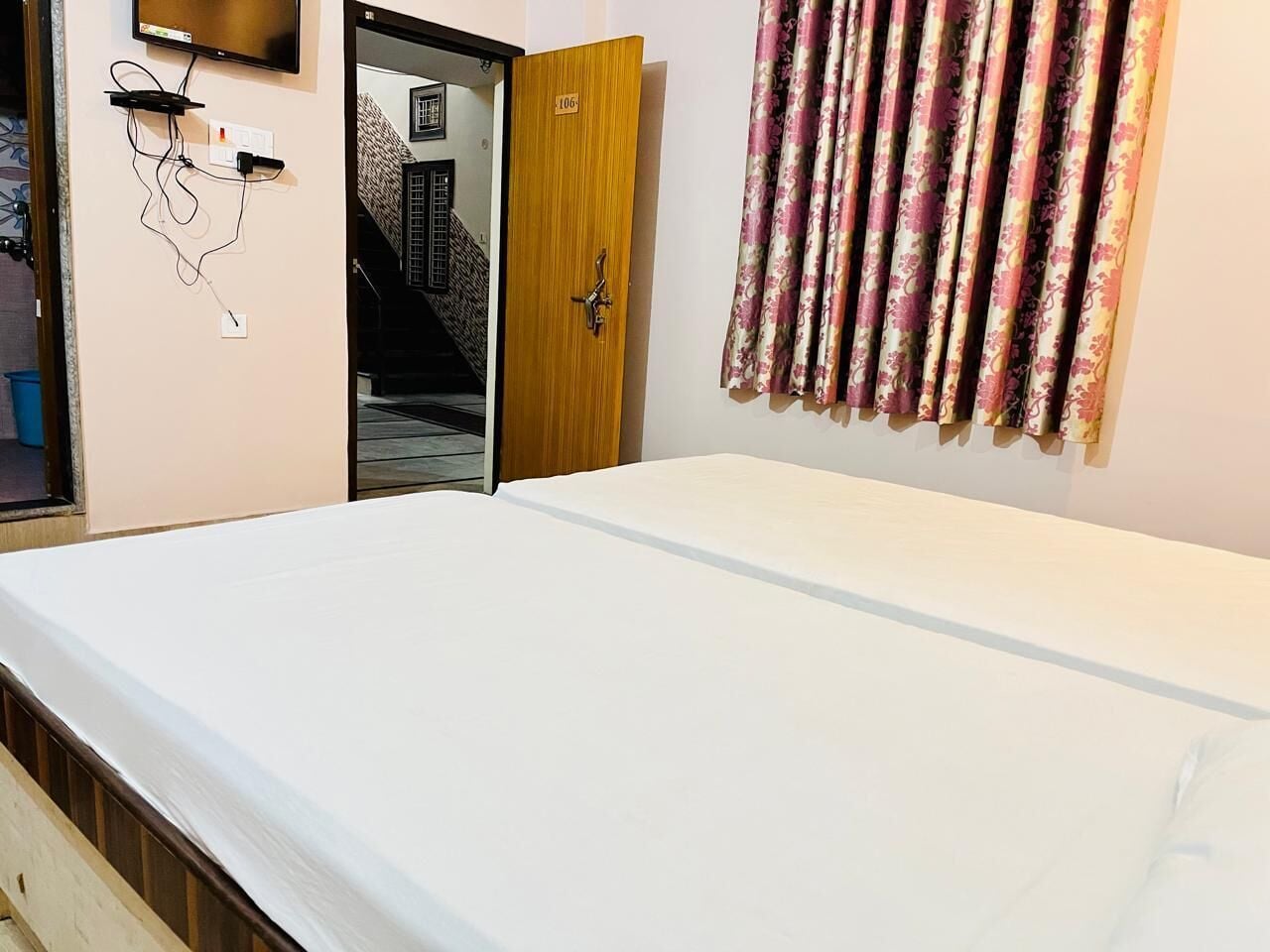 Standard Double Room | Egyptian cotton sheets, premium bedding, desk, laptop workspace