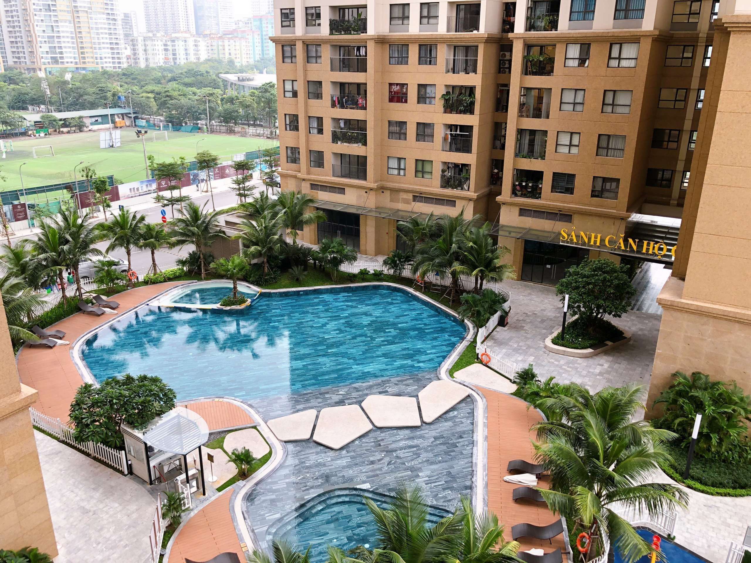 3 kolam renang outdoor