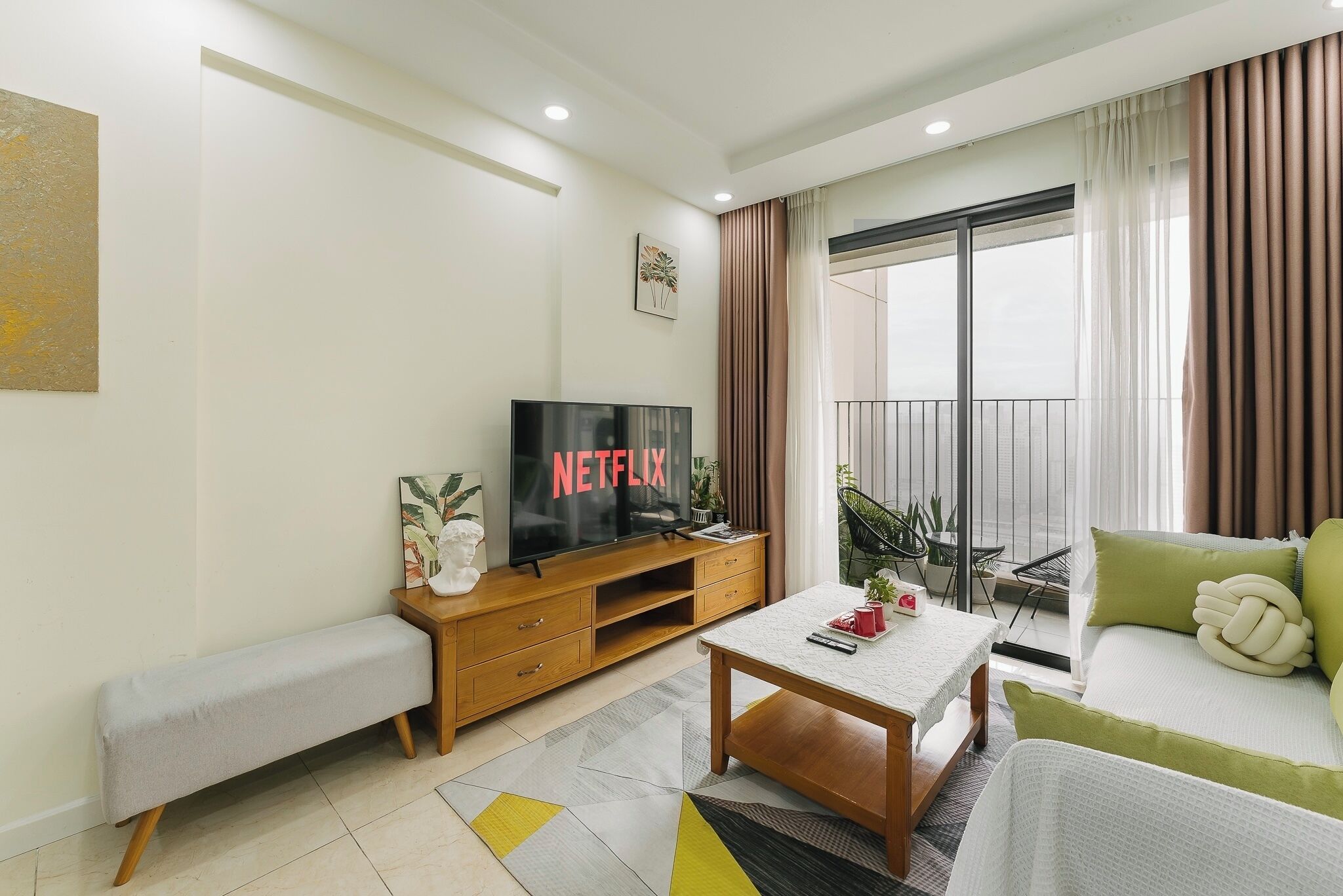 Appartement Supérieur, balcon, vue ville | Télévision