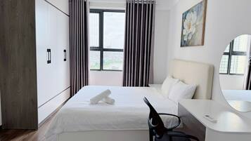 Luxury Apartment, Balcony, City View