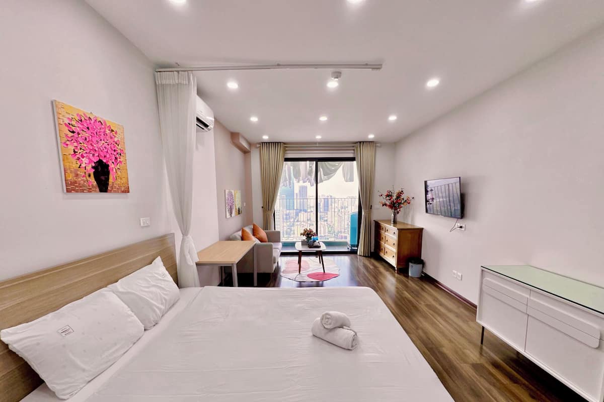 Estúdio panorâmico, sacada, vista para a cidade | Roupas de cama de algodão egípcio, roupas de cama premium