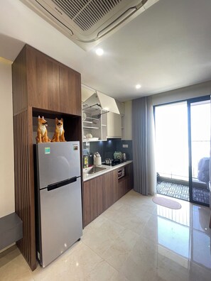 Panoramic Studio, Balcony, City View | Egyptian cotton sheets, premium bedding, individually decorated