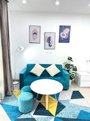 Escritorio, espacio para trabajar con un portátil, wifi gratis