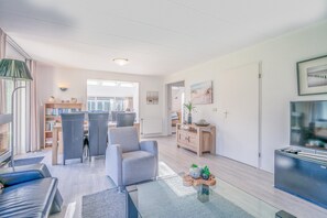 House | Living room - Charming Villa Near the sea and Forest (De Koog)