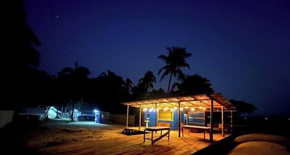 Marine Bay Glamping Beach Resort