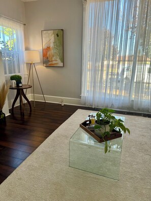 Interior - Charming 2-bedroom house with fitness room and AC in delightful Patterson (Patterson)