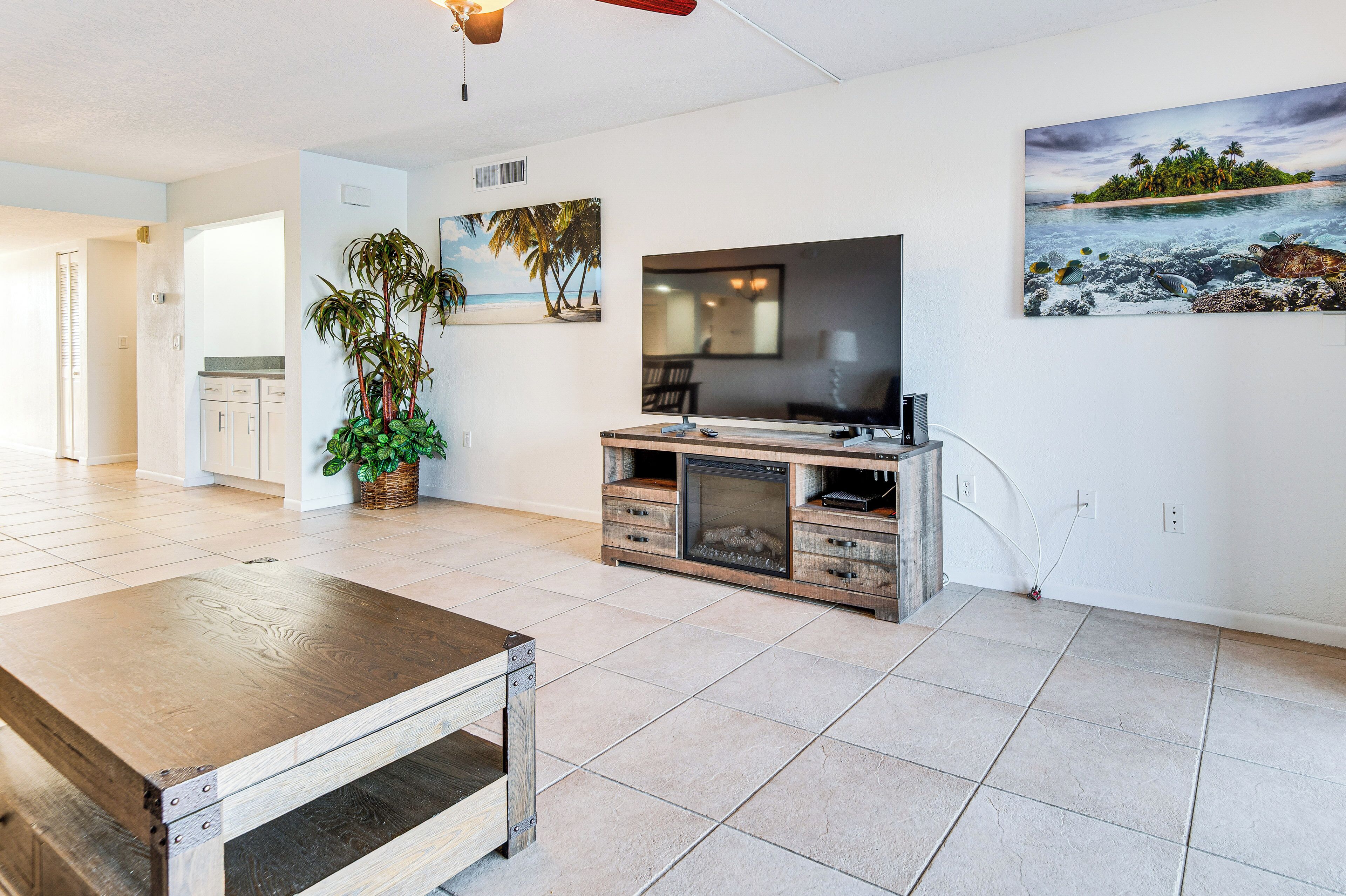 TV, lareira