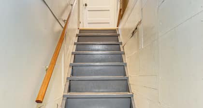 Walk to Restaurant & Bar: Home w/ Deck in Gary