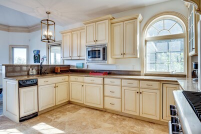 Million-Dollar Mtn Views! Gilford 'Gilded Loon'