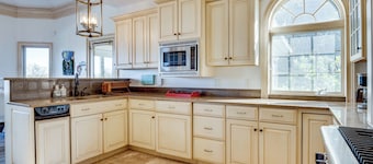 Million-Dollar Mtn Views! Gilford 'Gilded Loon'