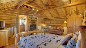 Desk, iron/ironing board, Internet, bed sheets