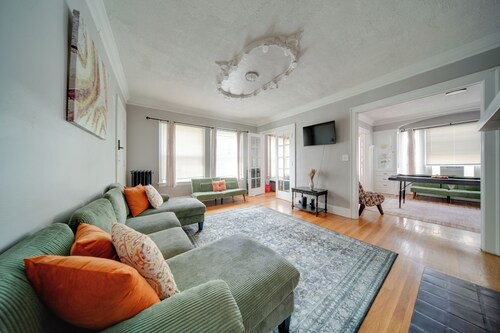 Deck, Pool Table! Walkable Cleveland Heights Apt