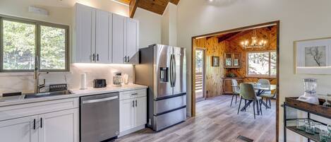 Fridge, microwave, stovetop, dishwasher