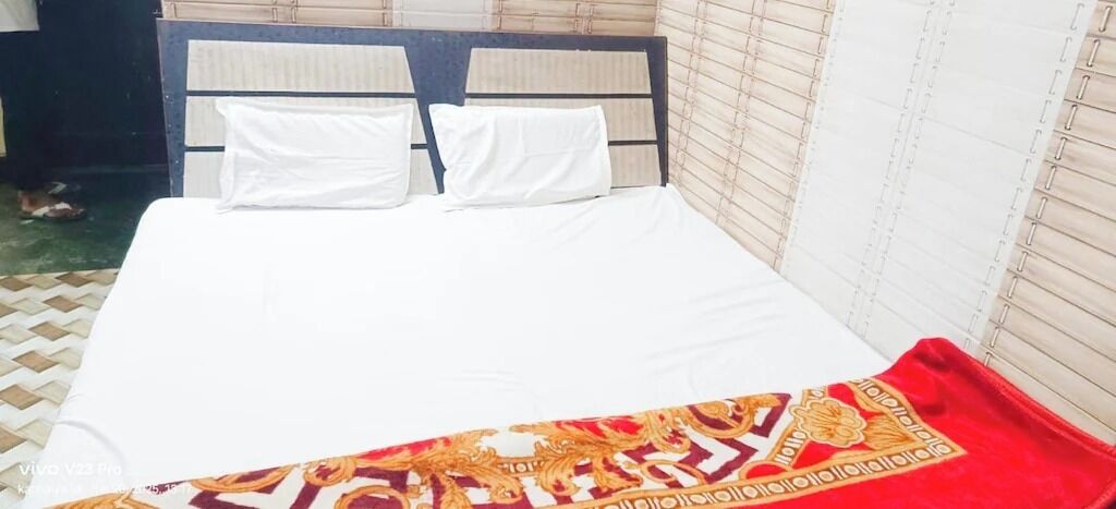 Deluxe Double Room, Air conditioning | Hypo-allergenic bedding, desk, soundproofing, free WiFi