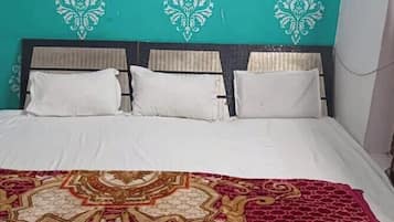 Ropa de cama hipoalergénica, escritorio y sistema de insonorización