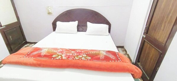 Literie hypoallergénique, bureau, chambres insonorisées, Wi-Fi gratuit